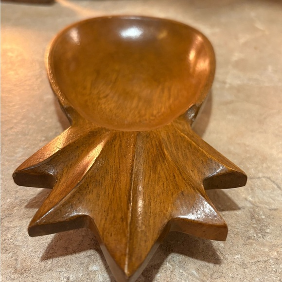 Wooden Pineapple Shaped Bowl made in Philippines - Picture 4 of 9